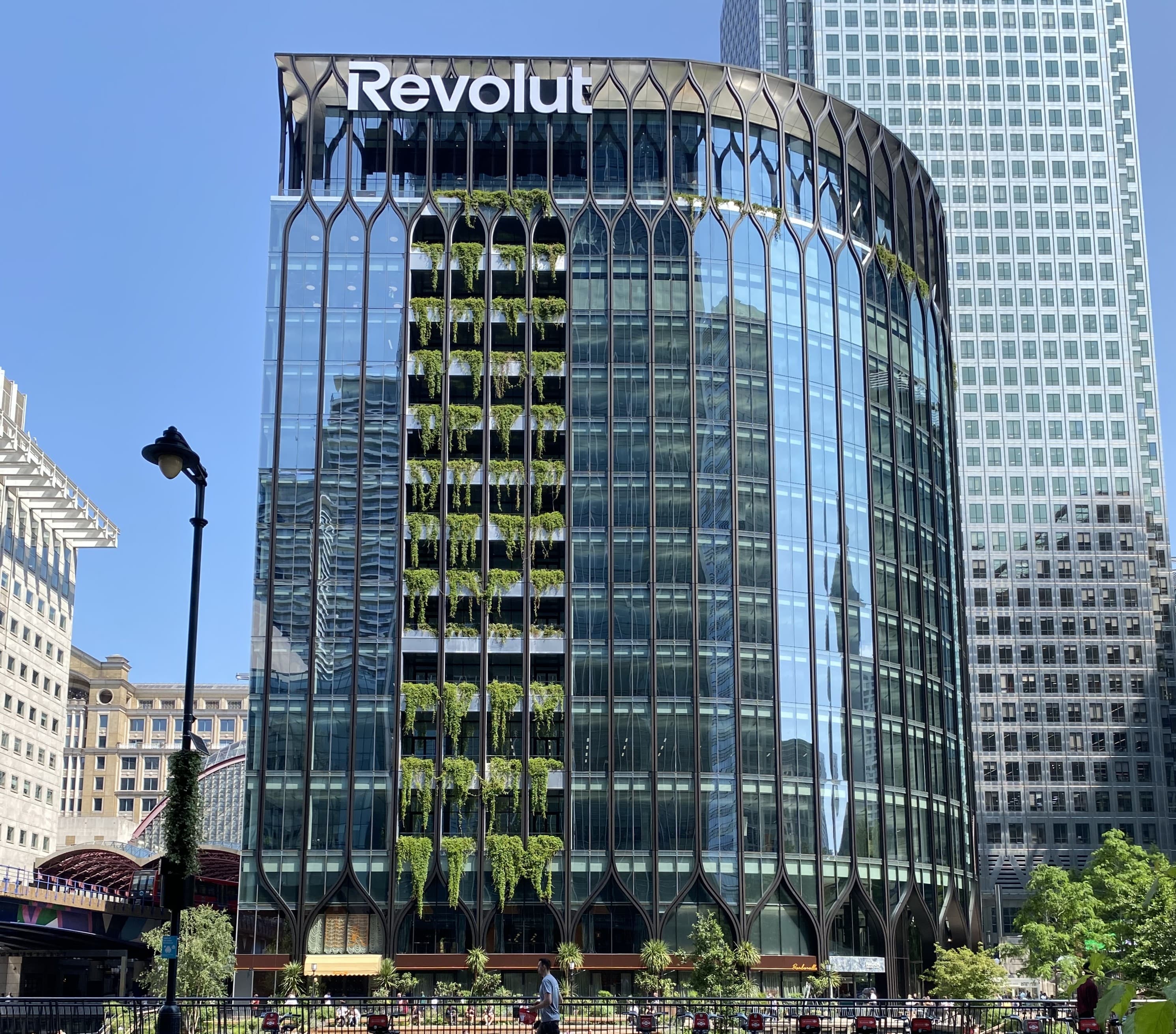 Revolut’s USDT Delisting Turns MiCA Compliance Into a Wallet-Risk Event